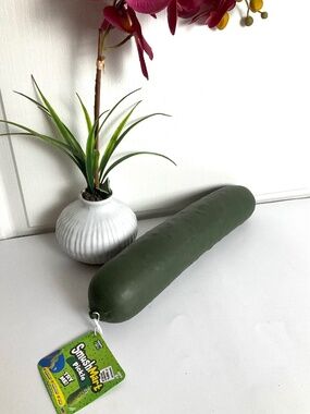 SMUSHMART SQUISHY JUMBO PICKLE~NEW WITH TAGS!